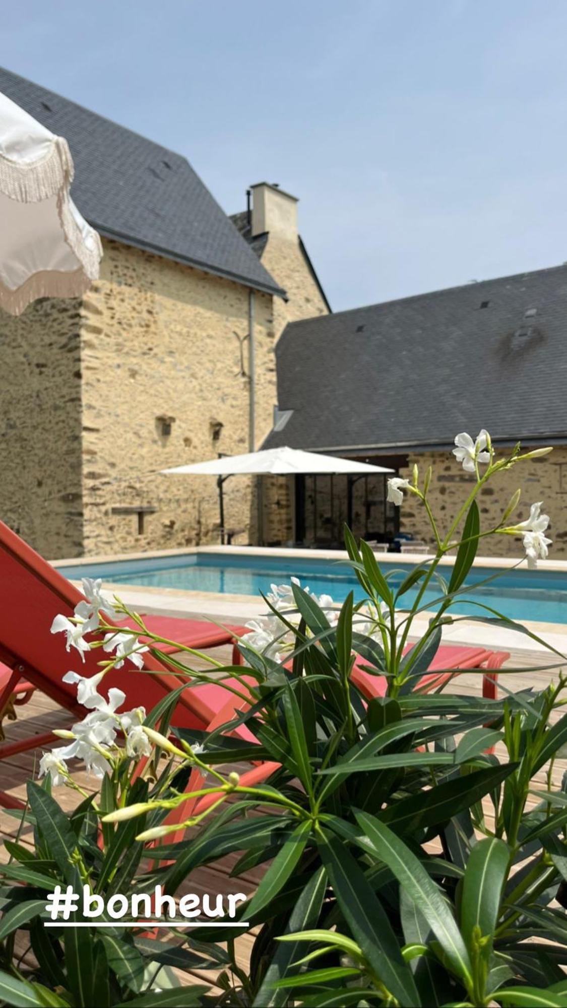 Domaine De La Bigottiere, Chambres D'Hotes Montigne-le-Brillant Екстер'єр фото