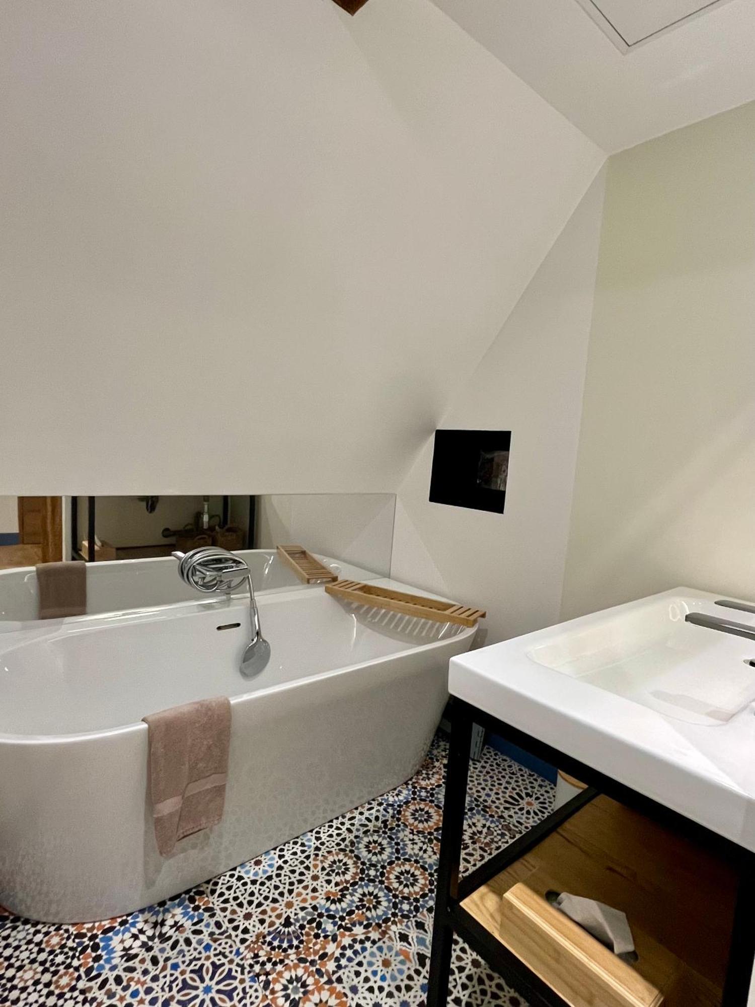 Domaine De La Bigottiere, Chambres D'Hotes Montigne-le-Brillant Екстер'єр фото